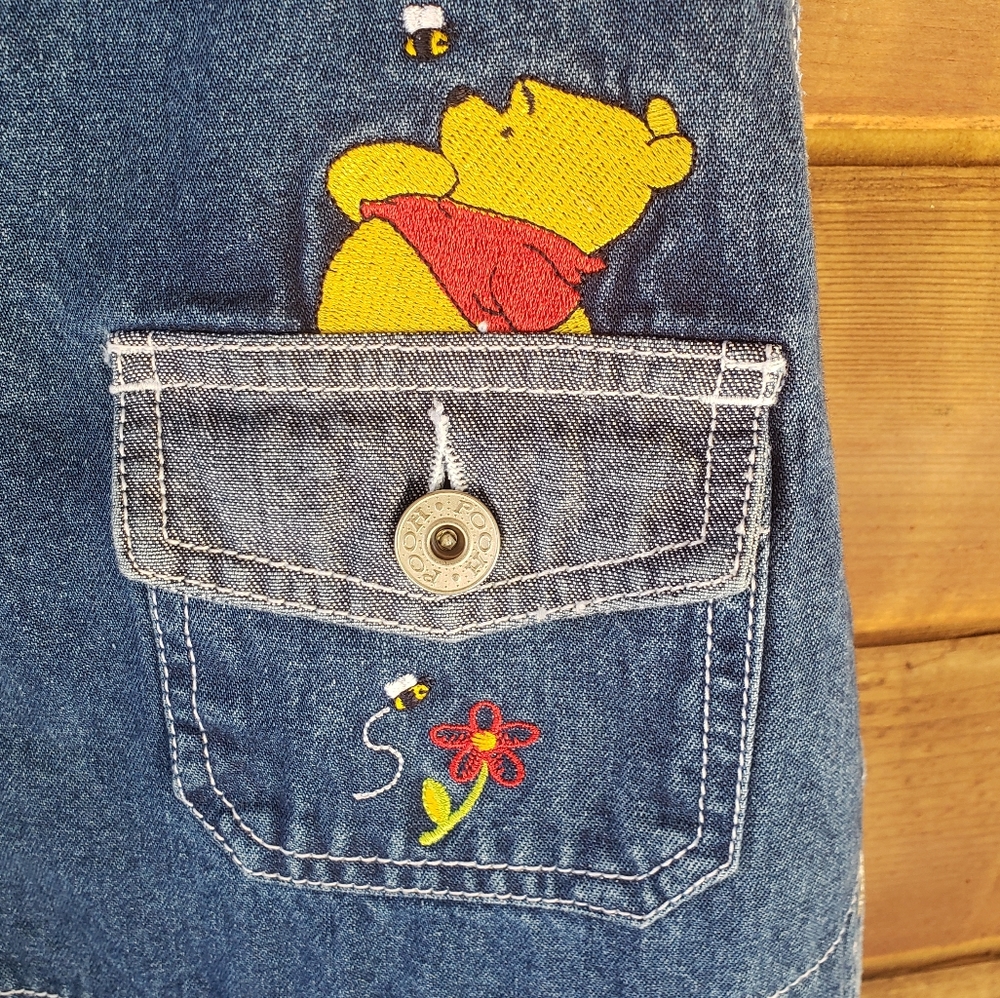 Vtg Disney pooh bear overall shorts. Pooh and honey design